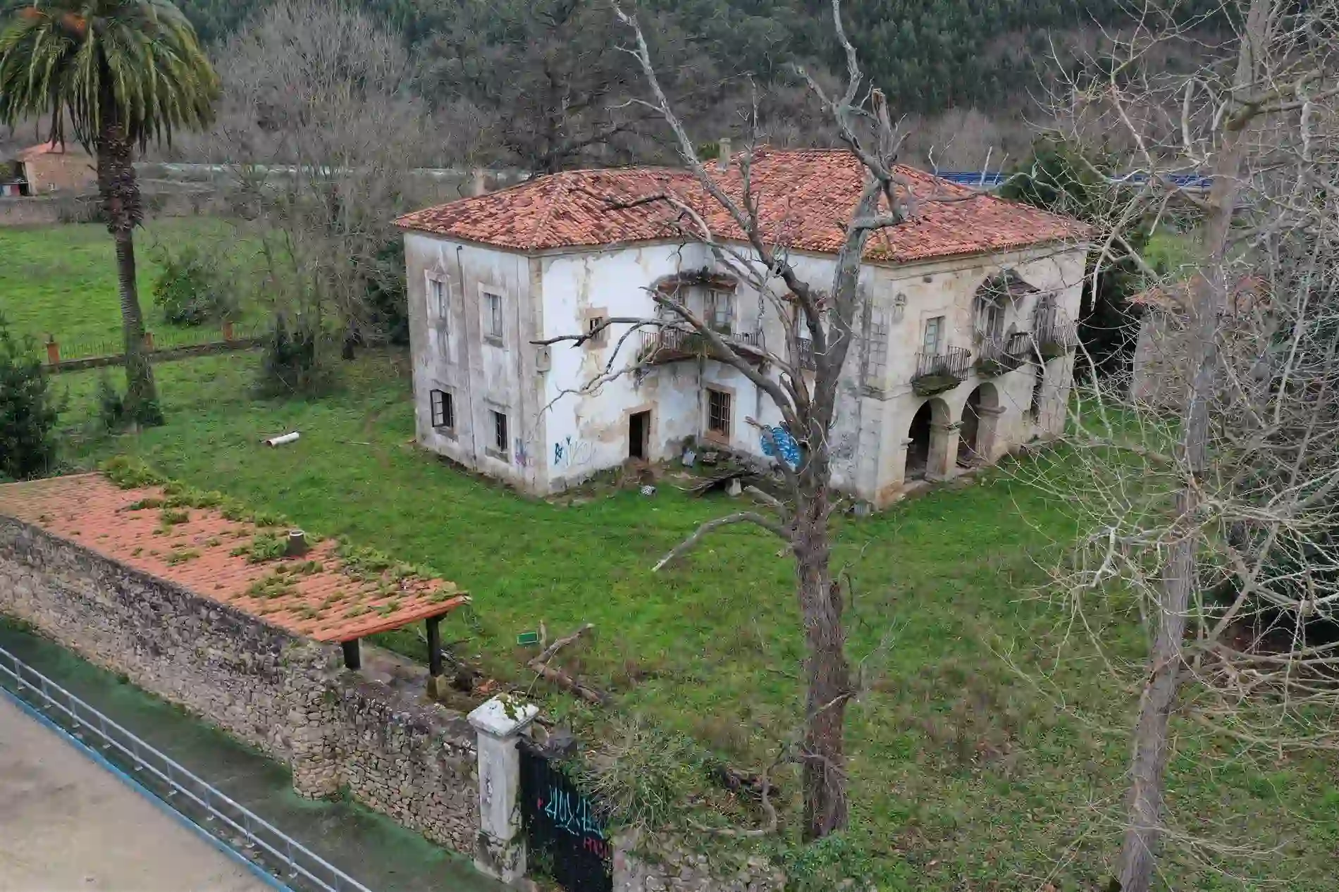 Entrevista en La Vanguardia – Tres jóvenes arquitectos de Madrid transformarán un palacio en Cantabria al ganar entre 21 proyectos